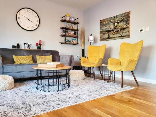 Cold Lake Casa | Cold Lake Retreat - 5 min walk to the beach & marina! (Pet Friendly)